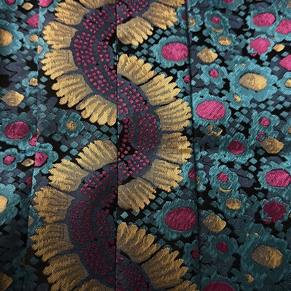 Anthropologie: The Essential Slim Straight Pants in Brocade Print 💎 - Picture 7 of 9